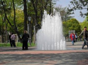 Волшебный «пендель» от мэра помог в запуске фонтана на Покровской площади в Сумах