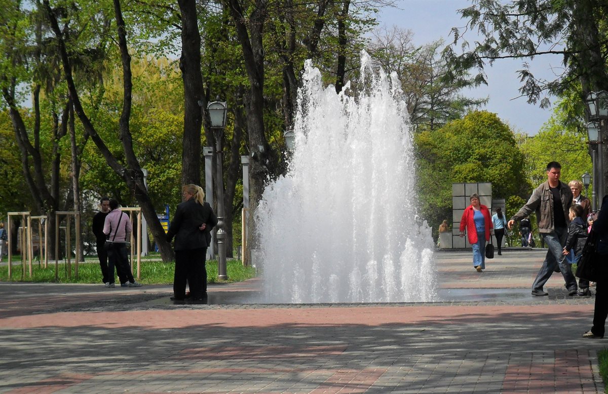Волшебный «пендель» от мэра помог в запуске фонтана на Покровской площади в Сумах