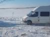 Автомобіль зі снігового замету рятували на Сумщині (Відео)