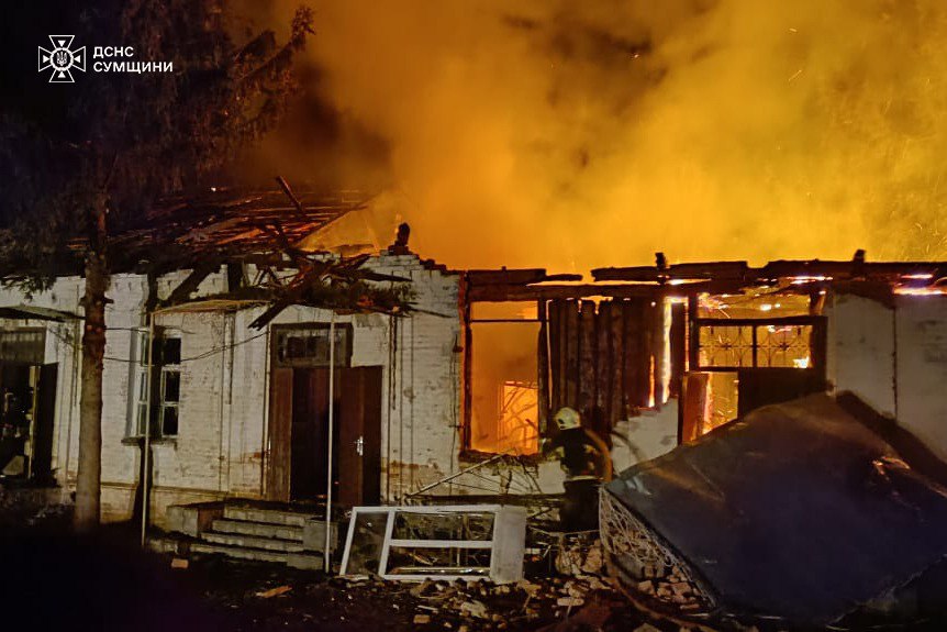 Під Сумами рятувальники двічі ліквідовували наслідки нічних ворожих ударів