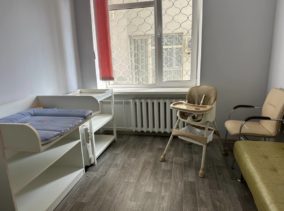 Кімната батьків і дітей з’явилася у ЦНАПі у Сумах
